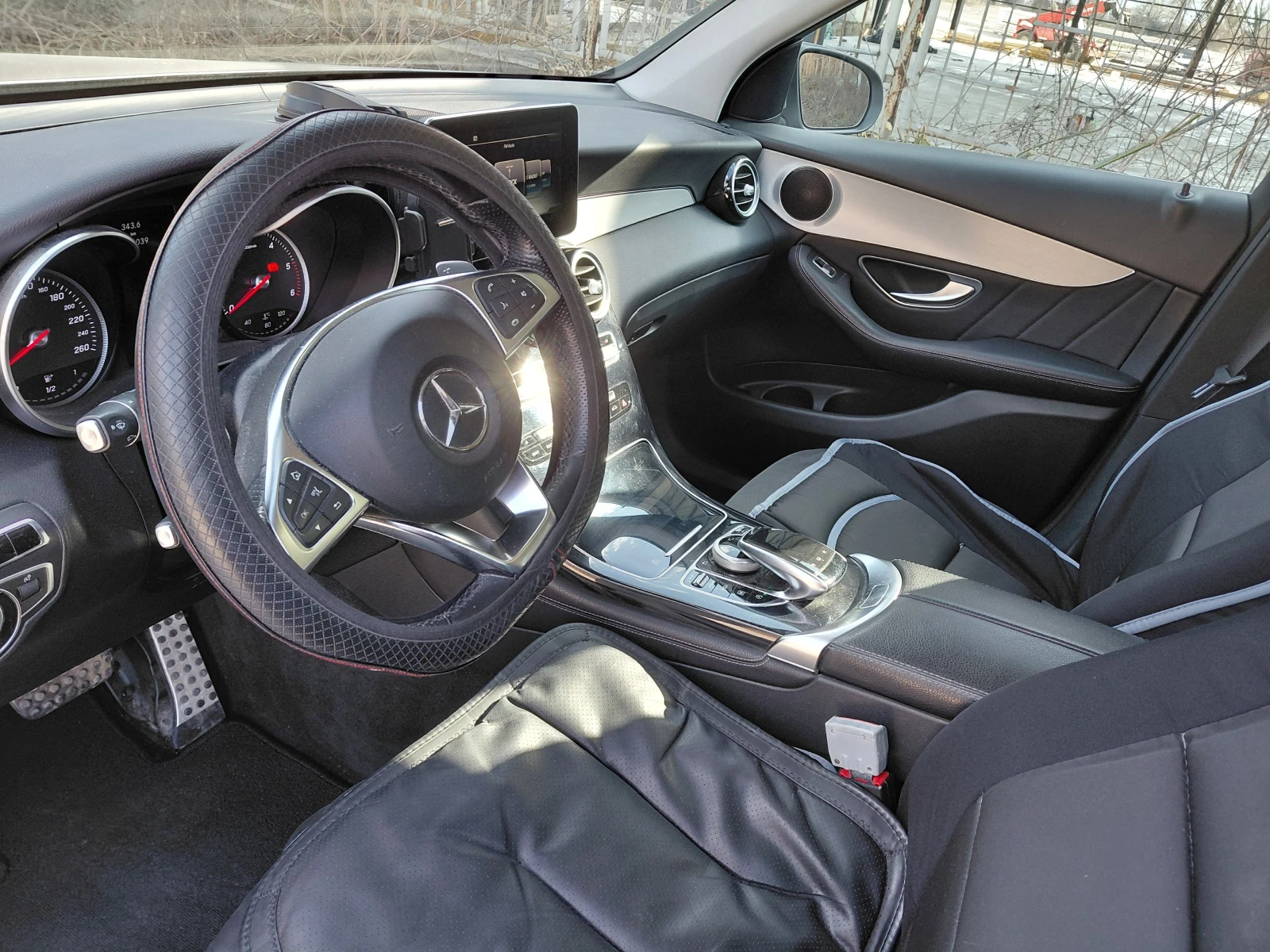 Mercedes-Benz GLC 220 СУВ, снимка 11 - Автомобили и джипове - 54000986