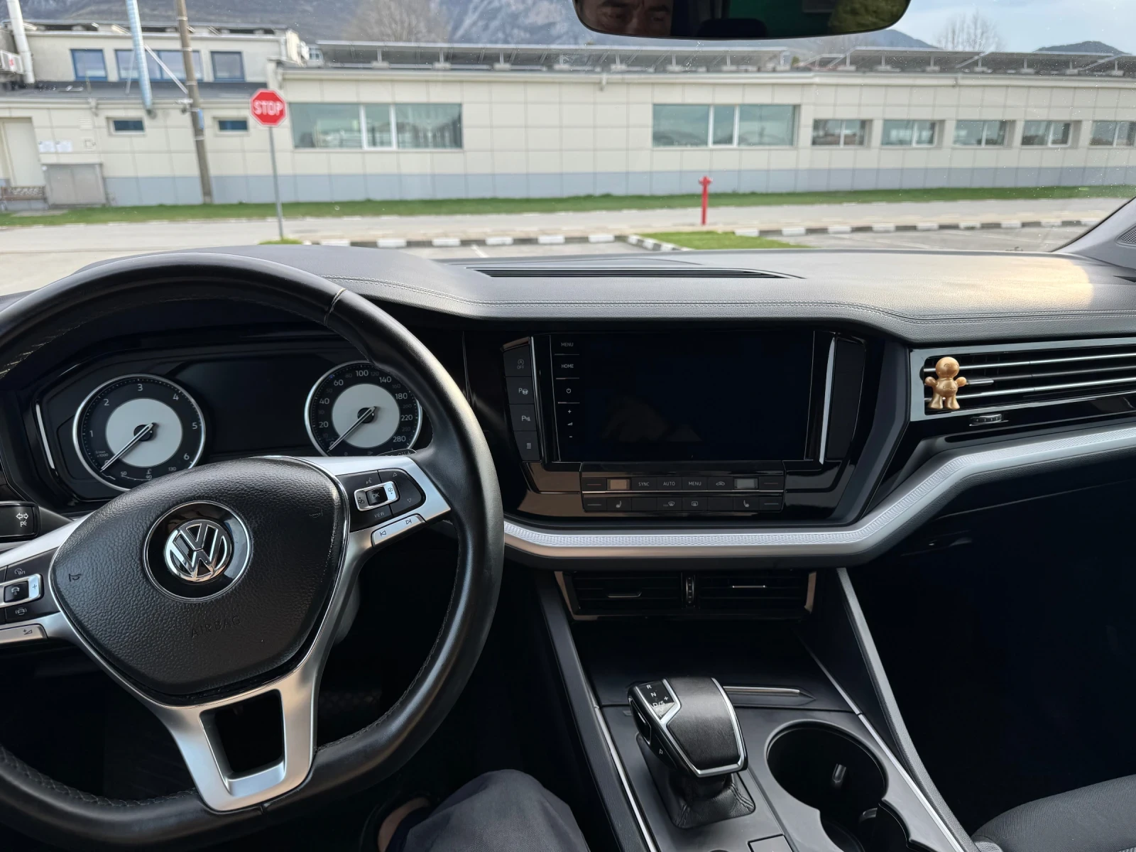 VW Touareg, снимка 10 - Автомобили и джипове - 54455430