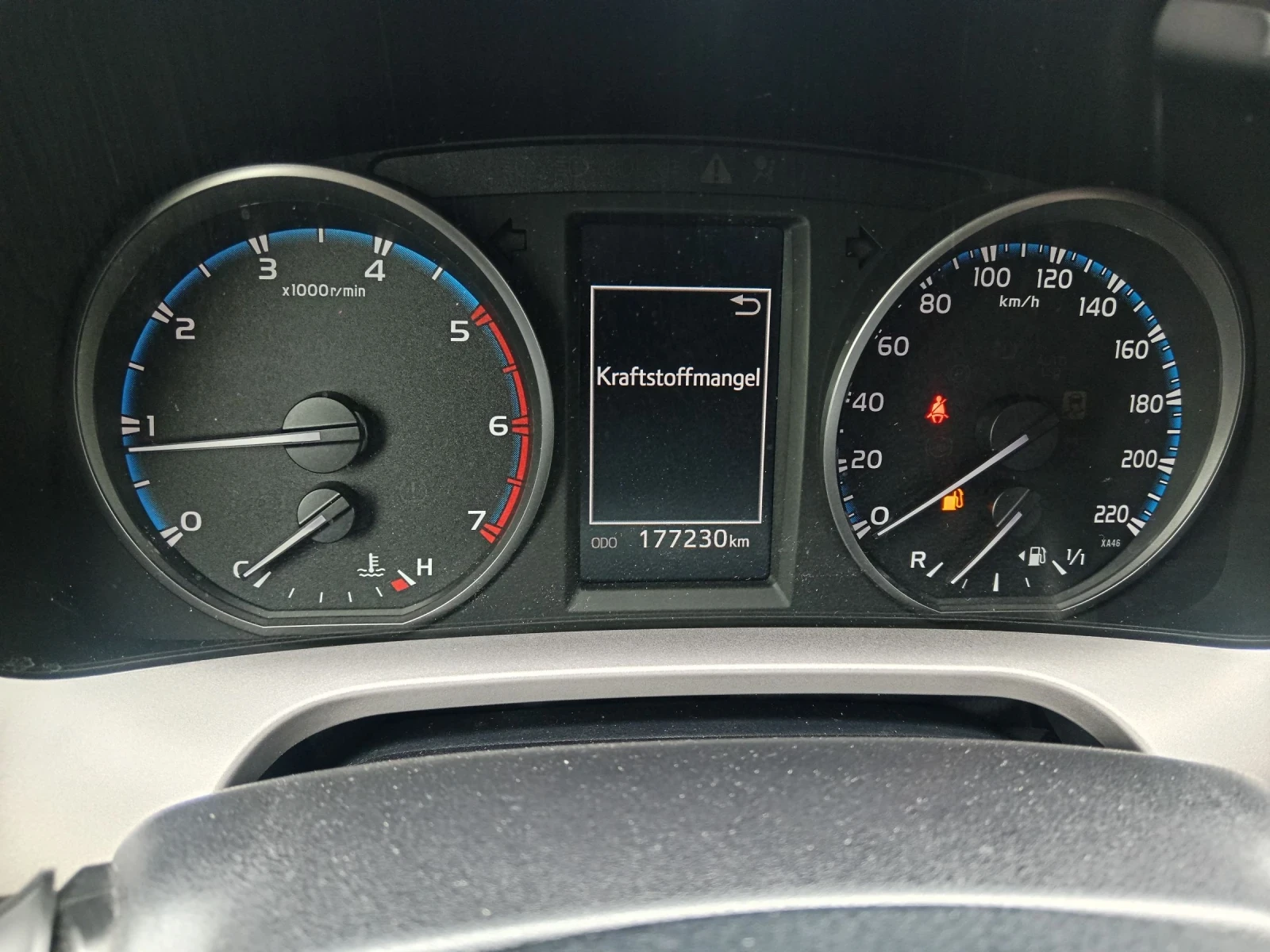 Toyota Rav4 2.0 D - 143 К. С. , снимка 16 - Автомобили и джипове - 54530917