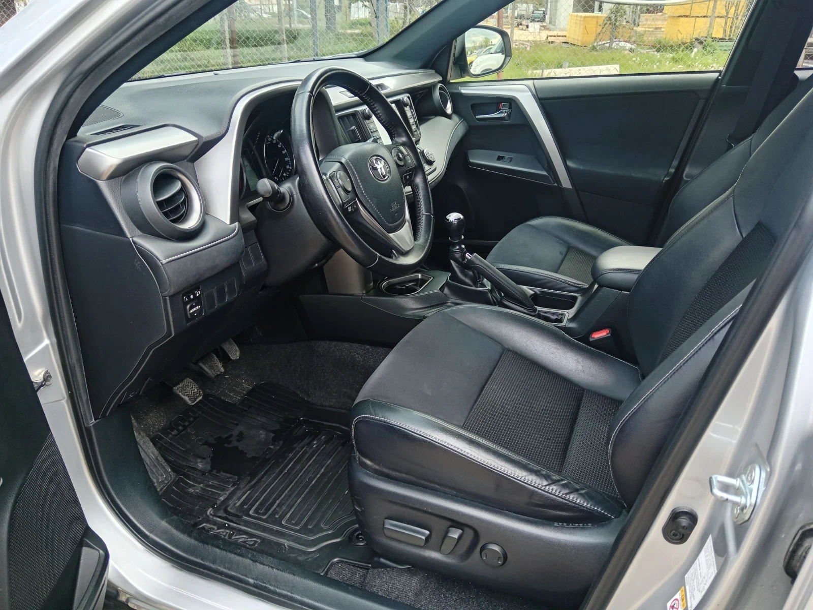 Toyota Rav4 2.0 D - 143 К. С. , снимка 12 - Автомобили и джипове - 54530917
