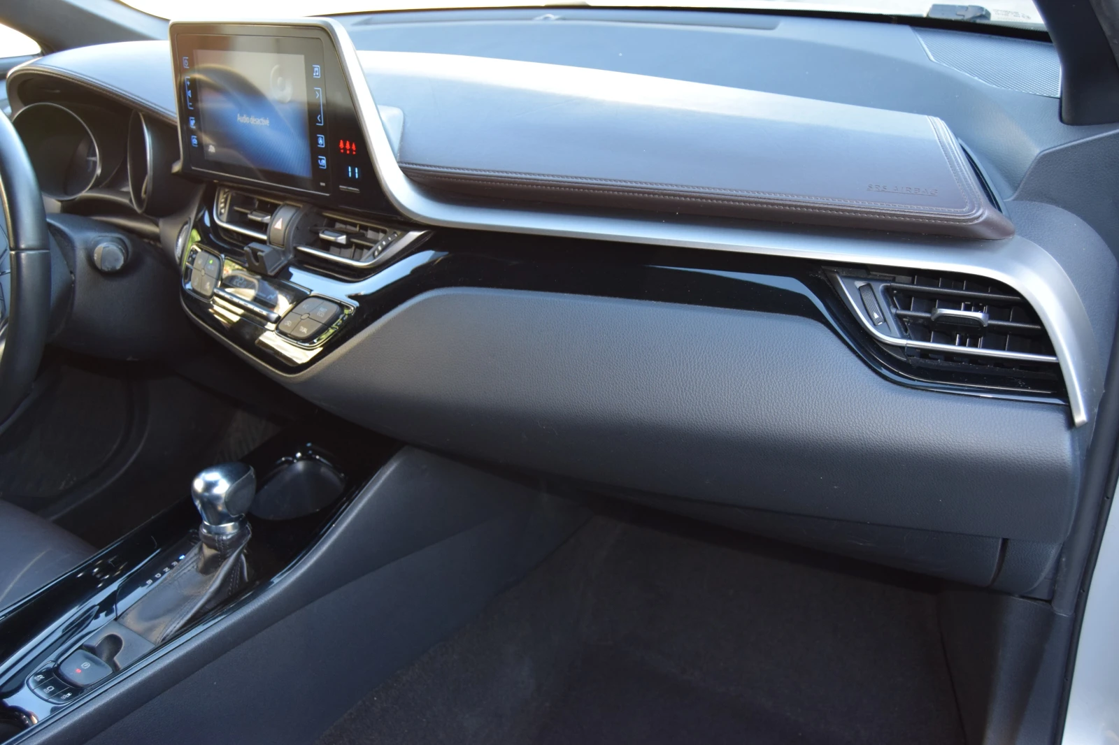 Toyota C-HR, снимка 8 - Автомобили и джипове - 55157649