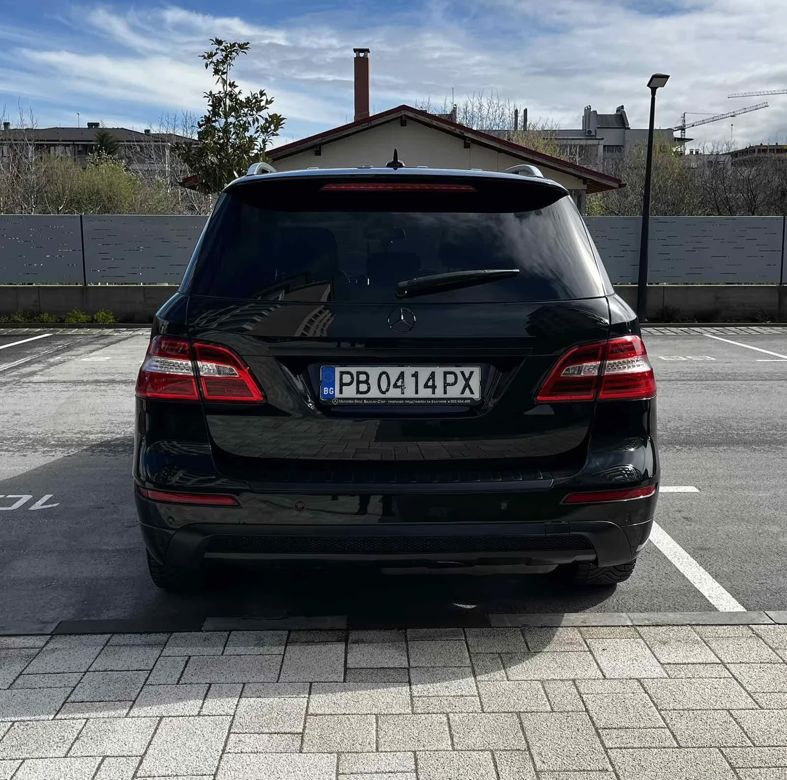 Mercedes-Benz ML 350 350/AMG/360-Камери/ 1 СОБСТВЕНИК!, снимка 9 - Автомобили и джипове - 56608470