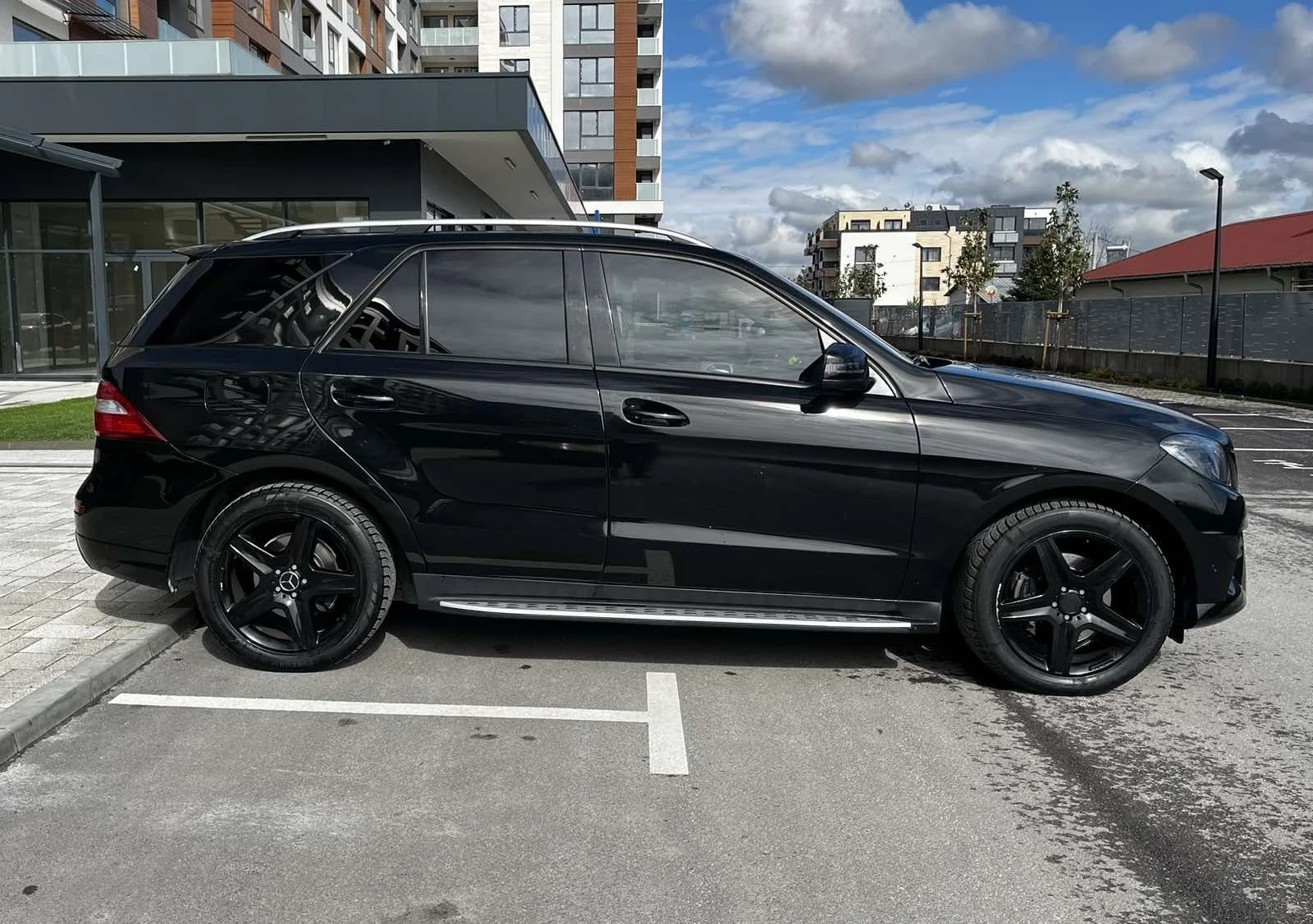Mercedes-Benz ML 350 350/AMG/360-Камери/ 1 СОБСТВЕНИК!, снимка 6 - Автомобили и джипове - 56608470