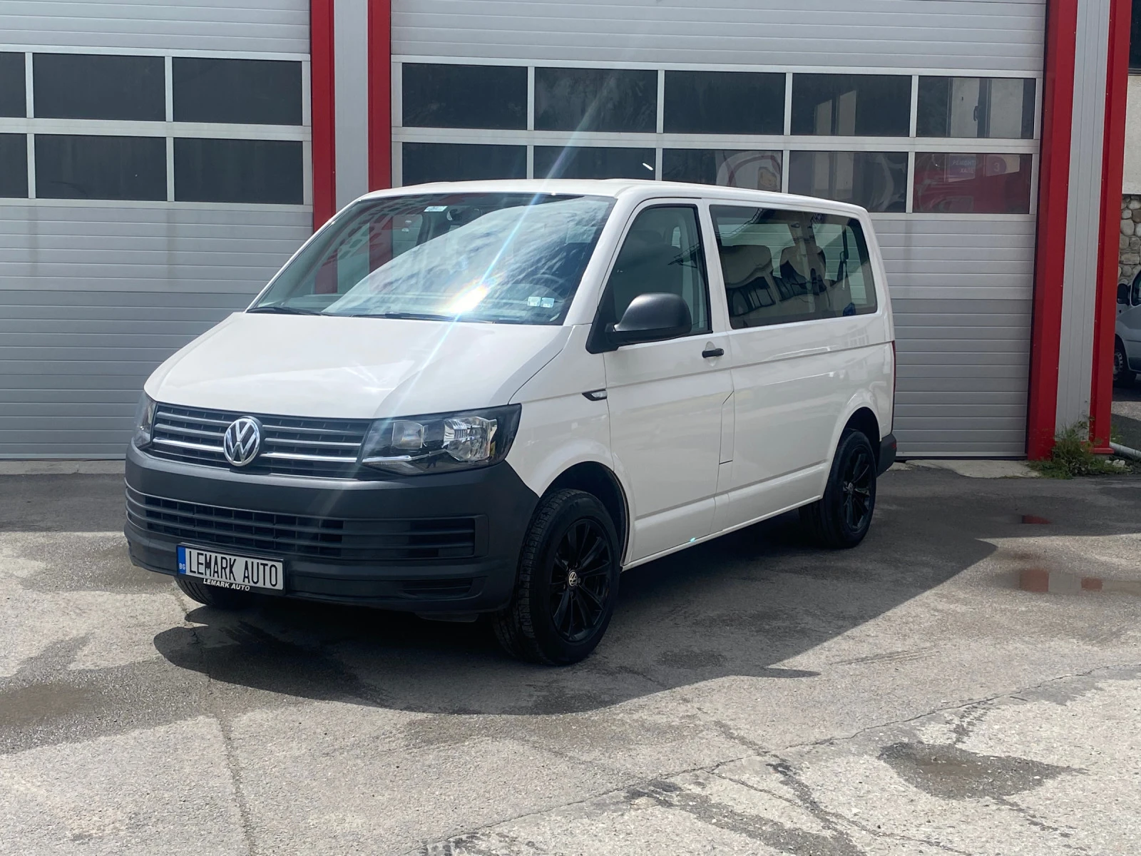 VW Transporter 2.0TDI KLIMATIK EVRO 6B 9-MEСТЕН - изображение 2