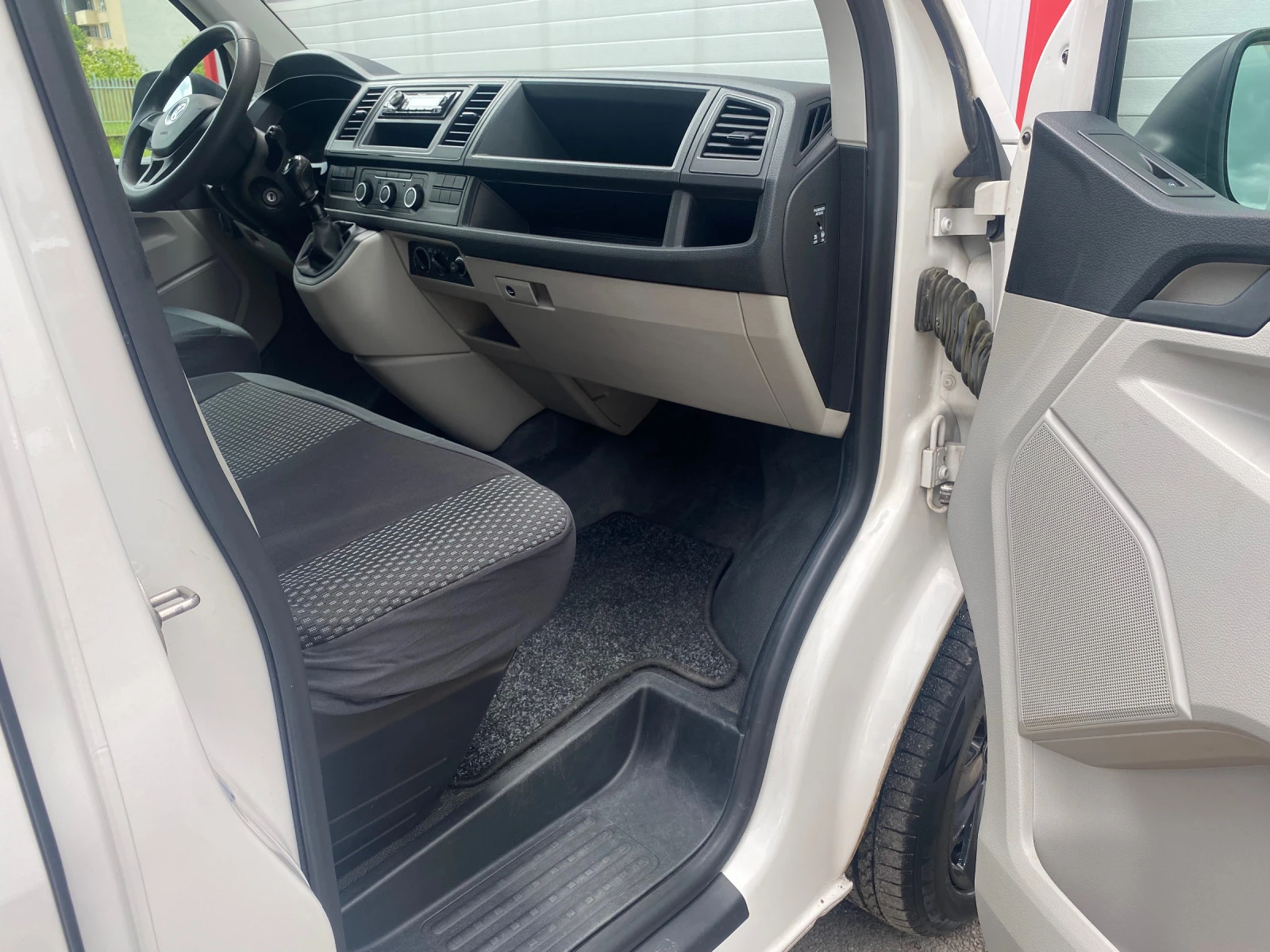 VW Transporter 2.0TDI KLIMATIK EVRO 6B 9-ME | Mobile.bg   13