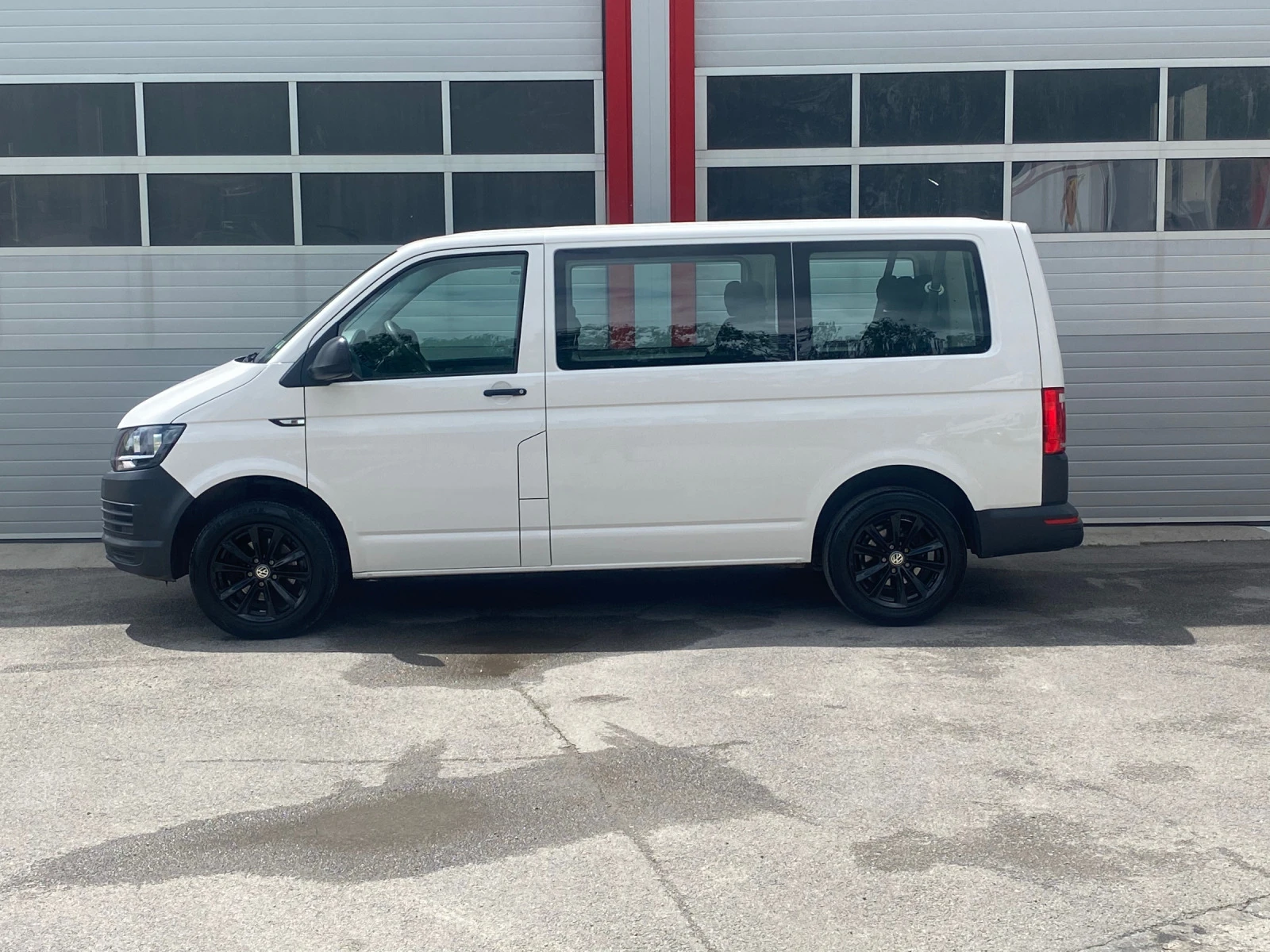 VW Transporter 2.0TDI KLIMATIK EVRO 6B 9-MEСТЕН - изображение 4