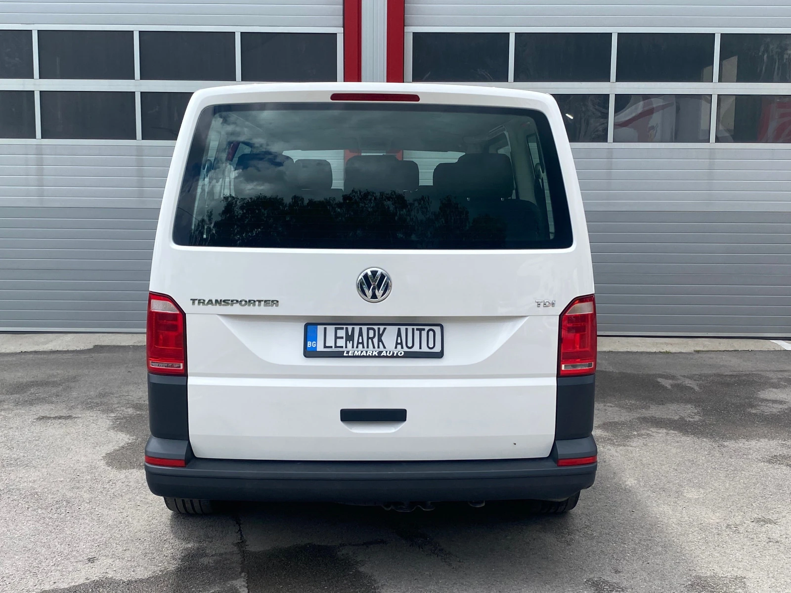 VW Transporter 2.0TDI KLIMATIK EVRO 6B 9-MEСТЕН - изображение 8