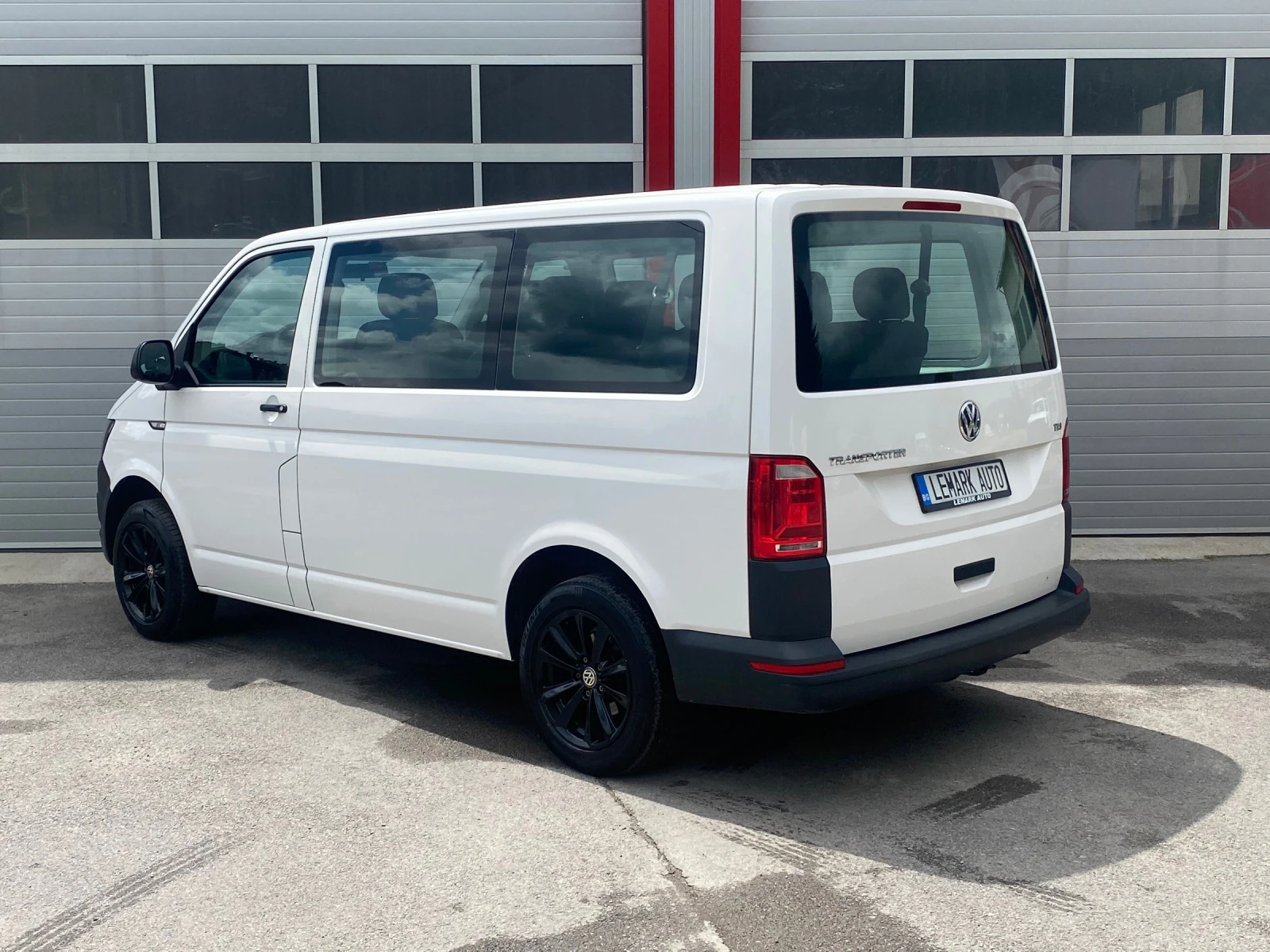 VW Transporter 2.0TDI KLIMATIK EVRO 6B 9-MEСТЕН - изображение 7