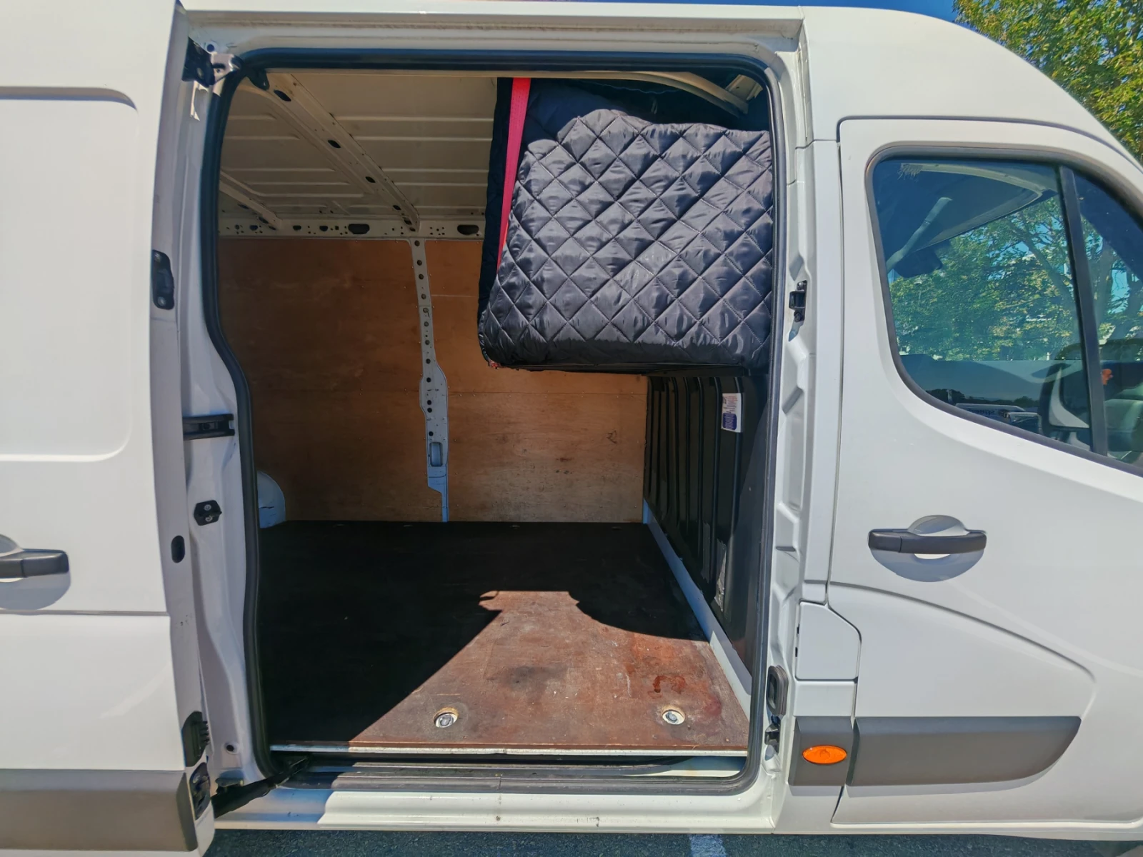 Renault Master 2, 3 DCi L3H2 2+ 1 места легло, снимка 5 - Бусове и автобуси - 55516291