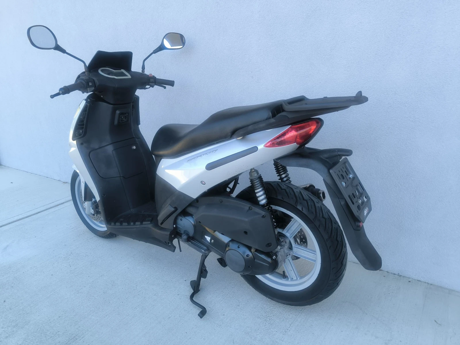 Aprilia 200 Sport City - изображение 6