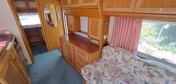 Каравана Caravelair Cayenne , снимка 7 - Каравани и кемпери - 56047301
