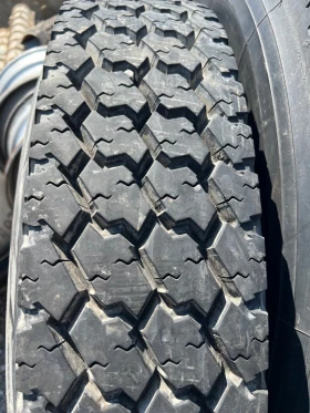 Гуми, снимка 8