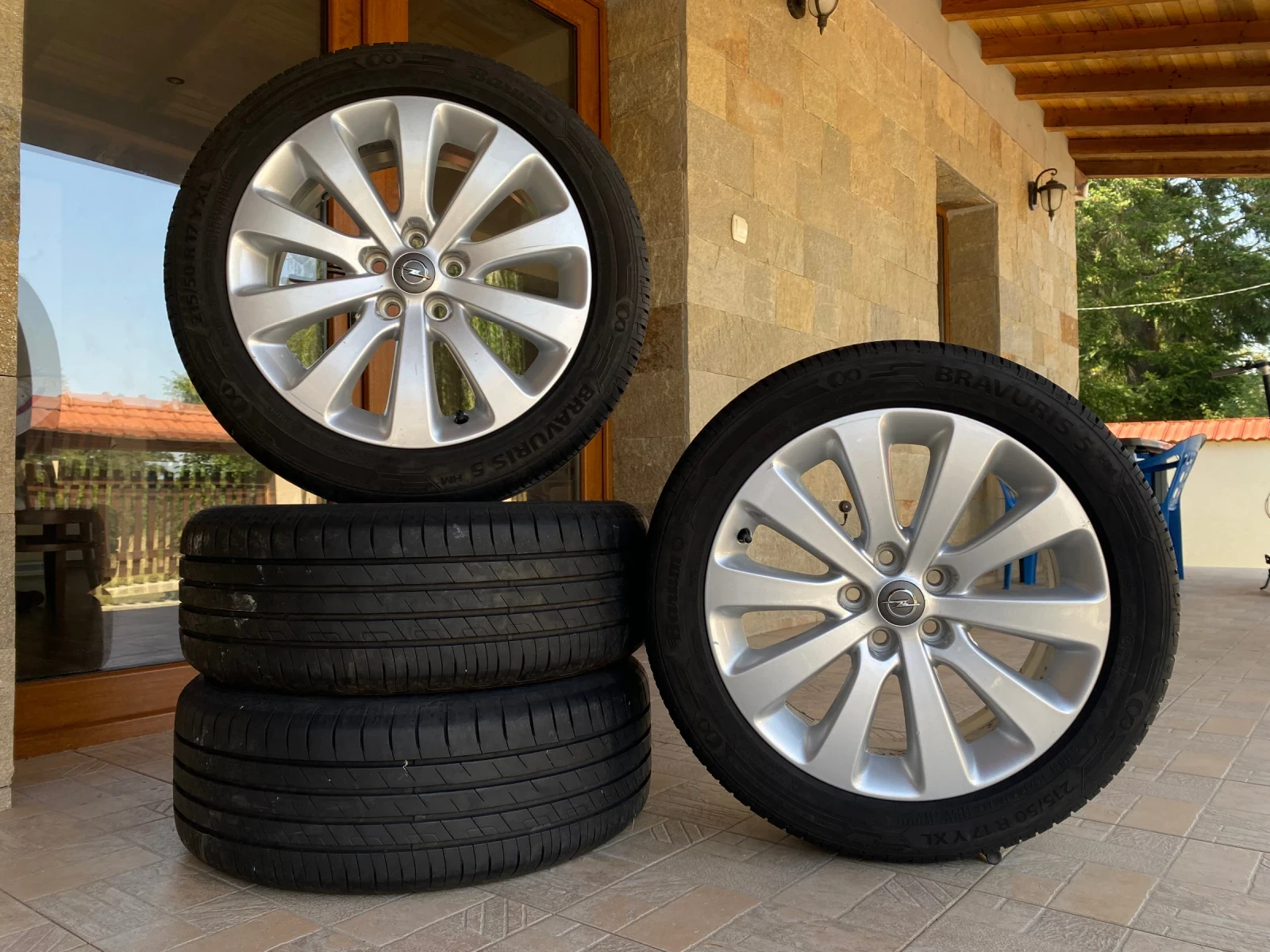    215/50R17  Opel Astra | Mobile.bg   1