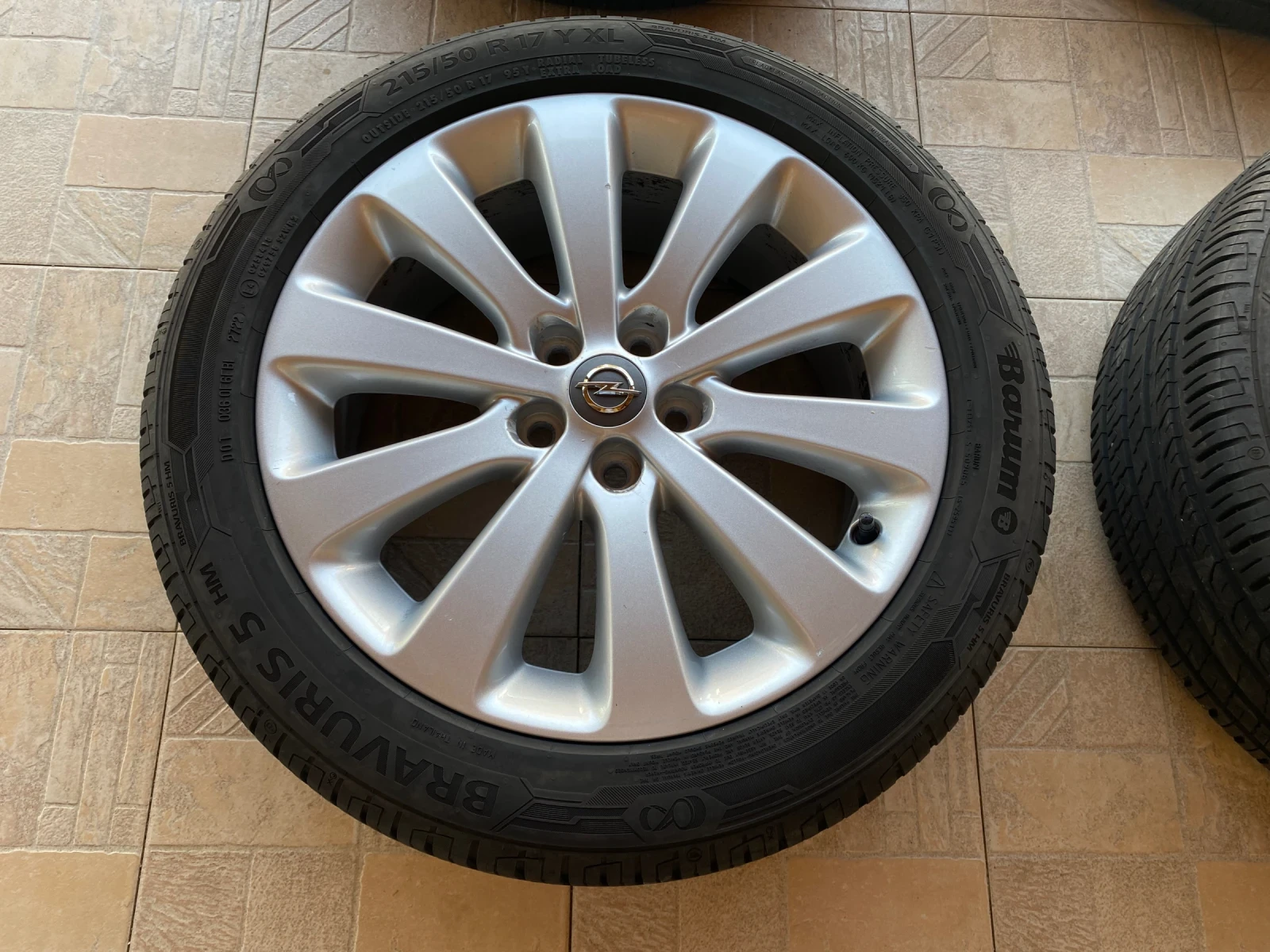    215/50R17  Opel Astra | Mobile.bg   4
