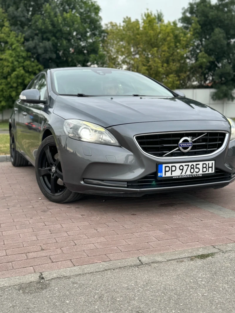 Volvo V40, снимка 12 - Автомобили и джипове - 47747878