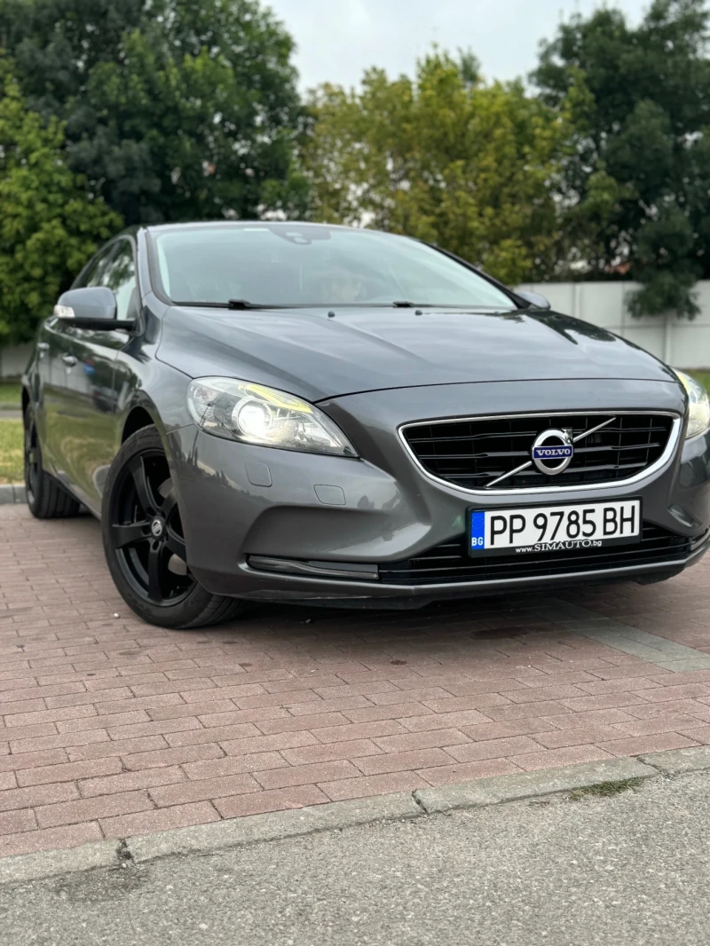 Volvo V40, снимка 11 - Автомобили и джипове - 47747878