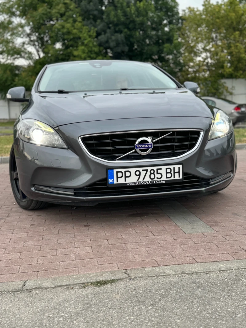 Volvo V40, снимка 13 - Автомобили и джипове - 47747878