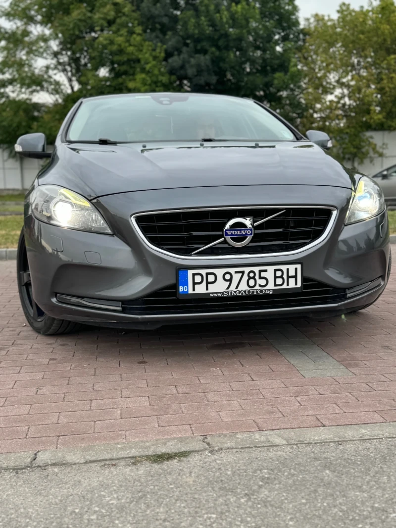 Volvo V40, снимка 14 - Автомобили и джипове - 47747878