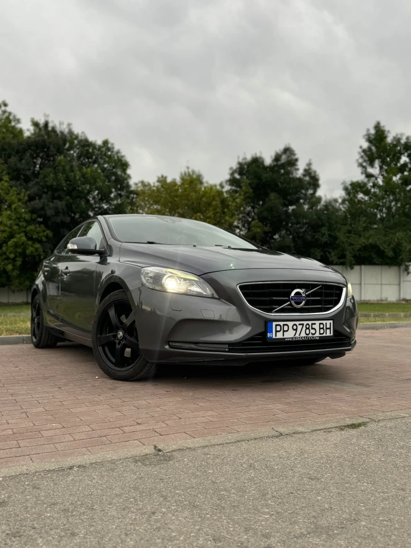 Volvo V40, снимка 1 - Автомобили и джипове - 47747878