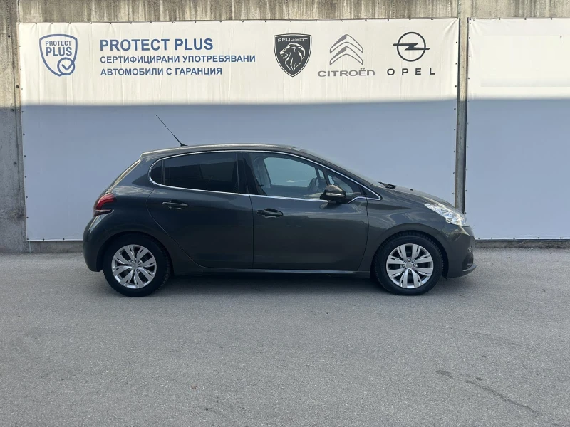 Peugeot 208, снимка 4 - Автомобили и джипове - 47893366