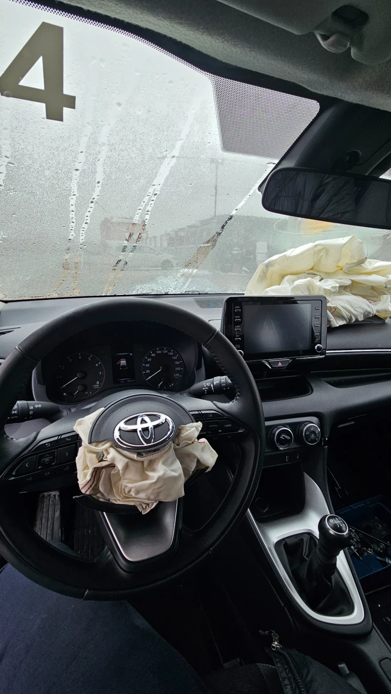 Toyota Yaris, снимка 4 - Автомобили и джипове - 48431277