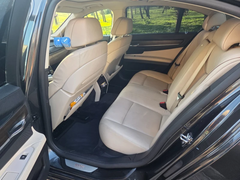 BMW 750, снимка 7 - Автомобили и джипове - 52359913