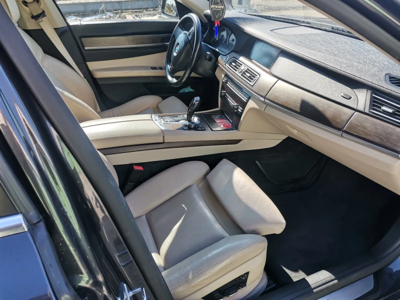 BMW 750, снимка 8 - Автомобили и джипове - 52359913