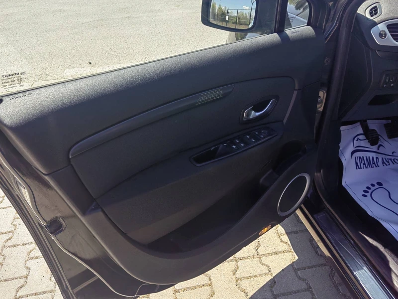 Renault Scenic 1.5 dCi, снимка 12 - Автомобили и джипове - 50046781