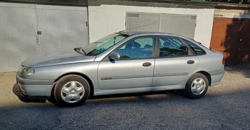 Renault Laguna, снимка 2 - Автомобили и джипове - 52536233