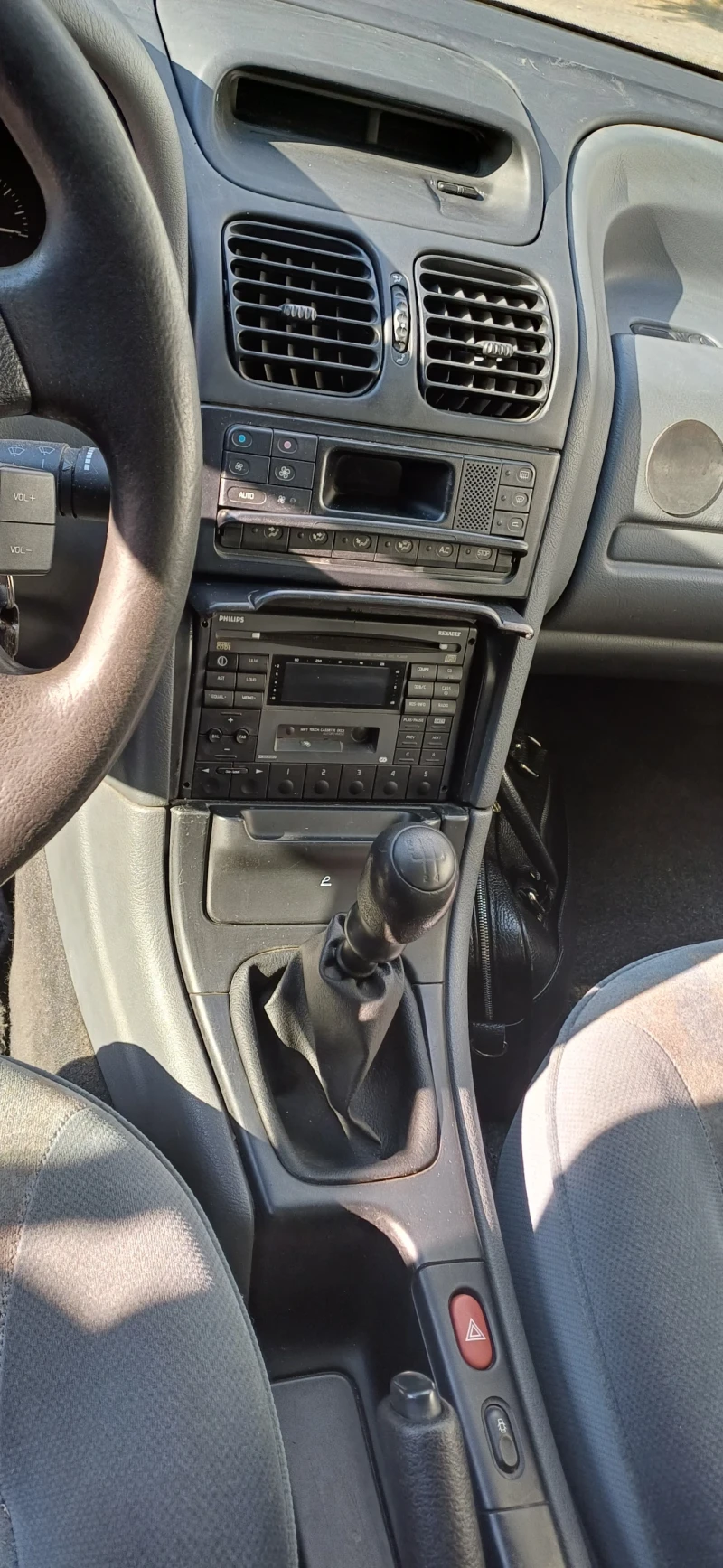 Renault Laguna, снимка 7 - Автомобили и джипове - 52536233