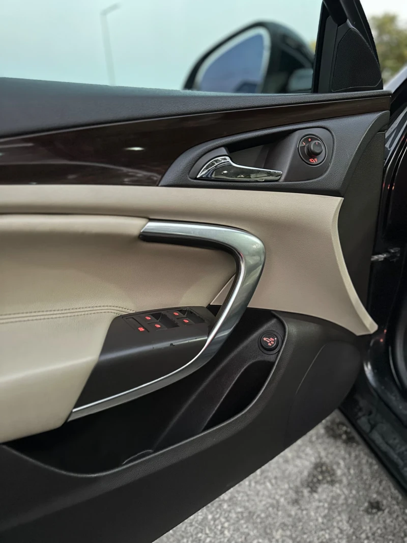 Opel Insignia 2.0 CDTI, снимка 8 - Автомобили и джипове - 52095363