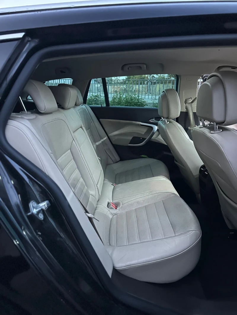 Opel Insignia 2.0 CDTI, снимка 10 - Автомобили и джипове - 52095363