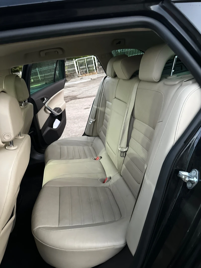 Opel Insignia 2.0 CDTI, снимка 11 - Автомобили и джипове - 52095363