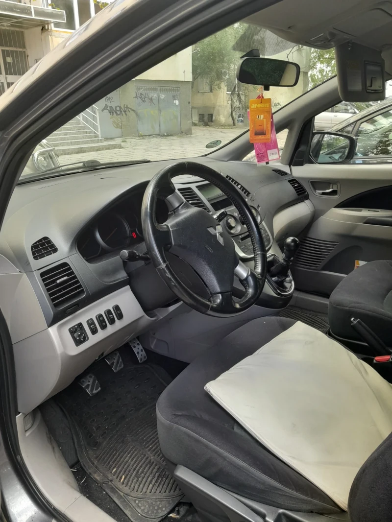 Mitsubishi Grandis 2, 0 D, снимка 2 - Автомобили и джипове - 52697067