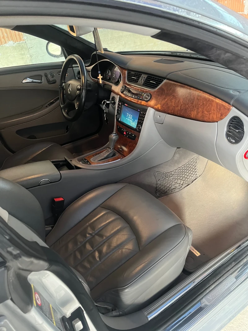 Mercedes-Benz CLS 500, снимка 9 - Автомобили и джипове - 52282763