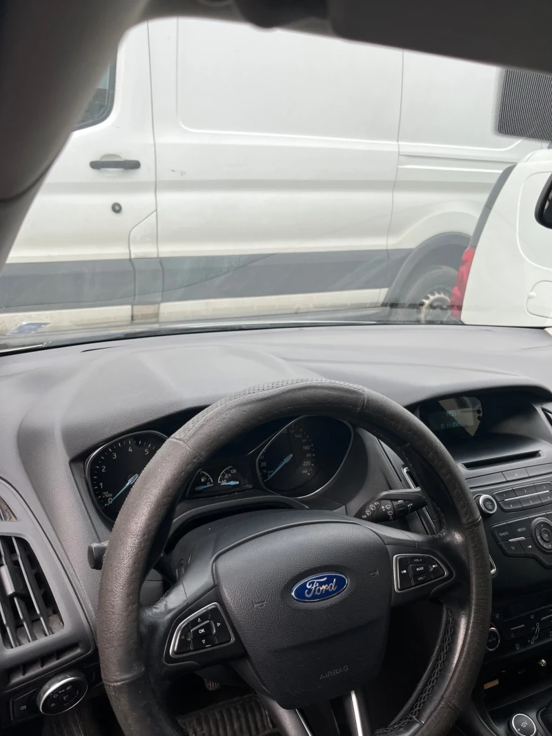 Ford Focus 1.0EcoBoost, снимка 10 - Автомобили и джипове - 52365382