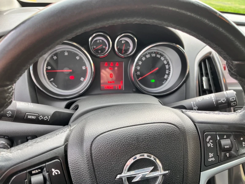 Opel Astra 1.7 CDTI, снимка 8 - Автомобили и джипове - 52722735