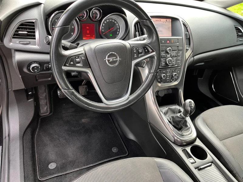 Opel Astra 1.7 CDTI, снимка 7 - Автомобили и джипове - 52722735