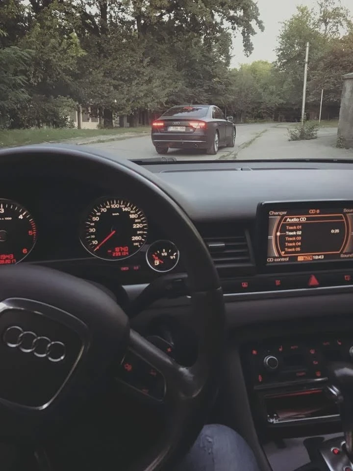 Audi A8, снимка 14 - Автомобили и джипове - 54306870