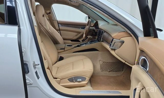 Porsche Panamera, снимка 13 - Автомобили и джипове - 54466792