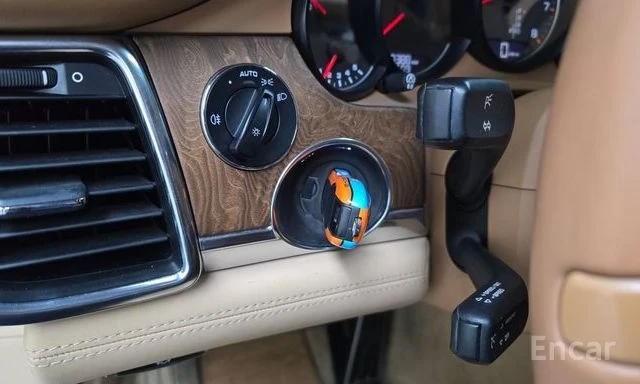 Porsche Panamera, снимка 15 - Автомобили и джипове - 54466792