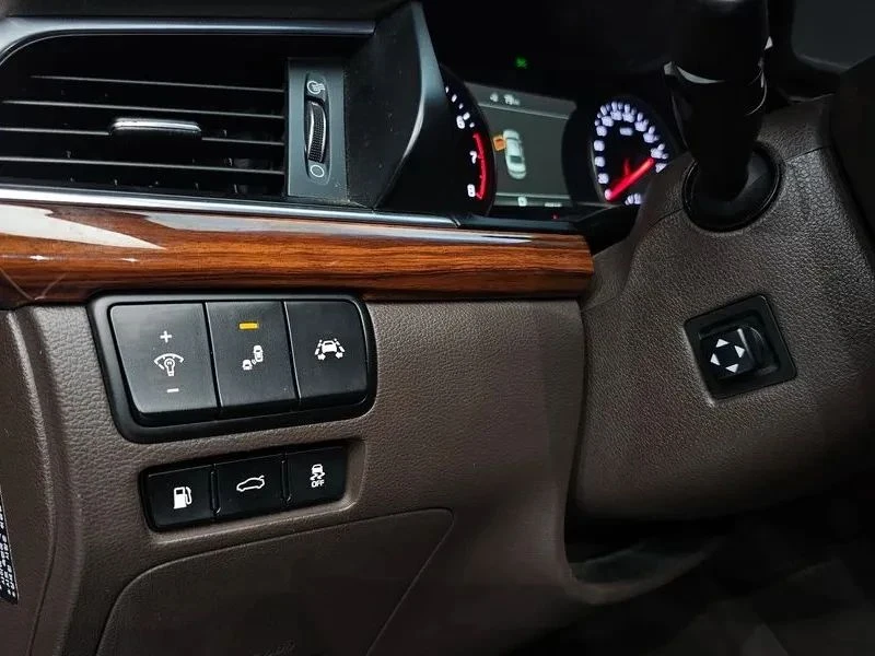 Kia K7, снимка 13 - Автомобили и джипове - 56689506