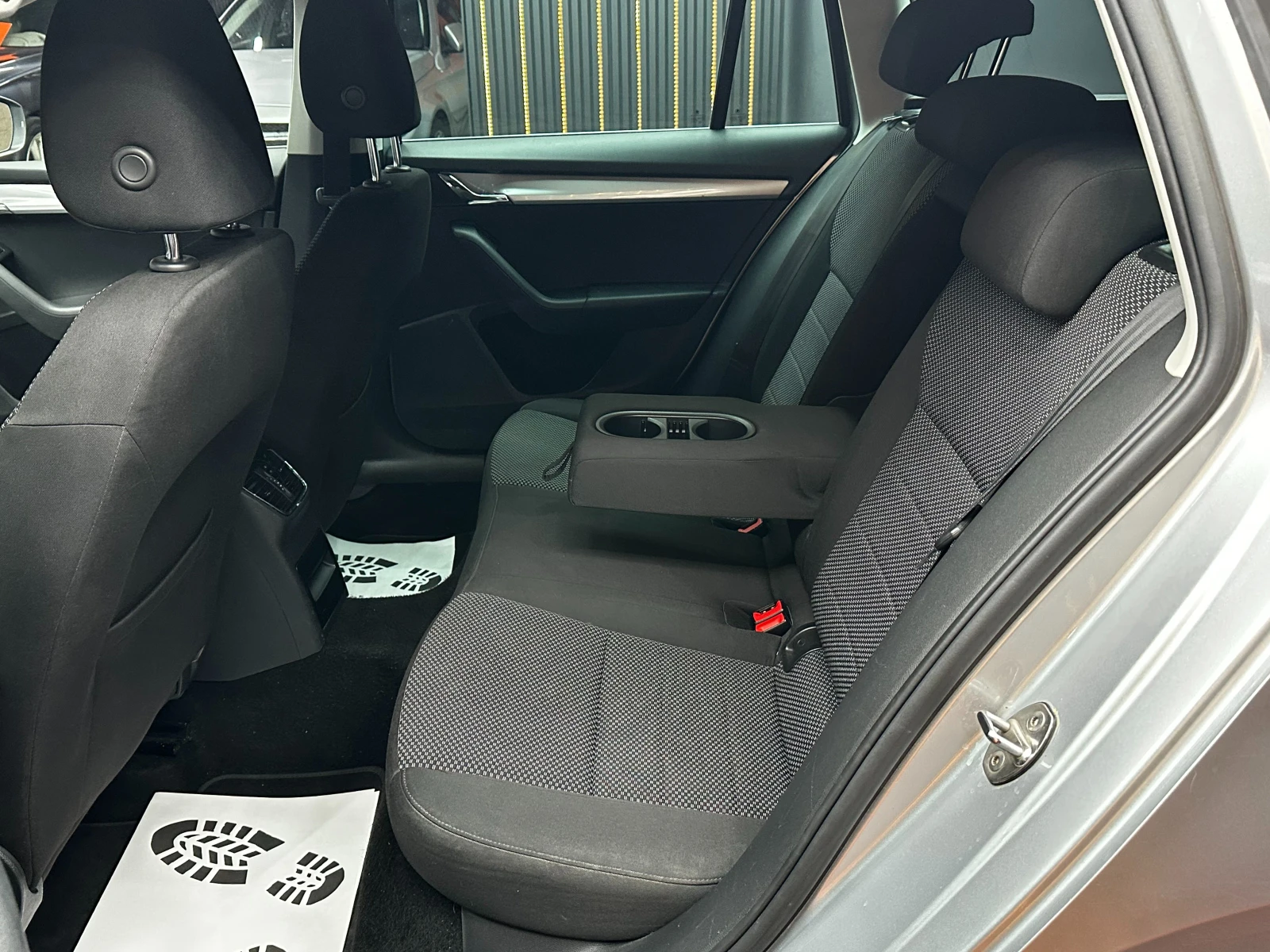 Skoda Octavia 1.8i 180 к.с./ГАРАНЦИЯ/БАРТЕР/ЛИЗИНГ/КОМЕНТАР, снимка 9 - Автомобили и джипове - 51357367