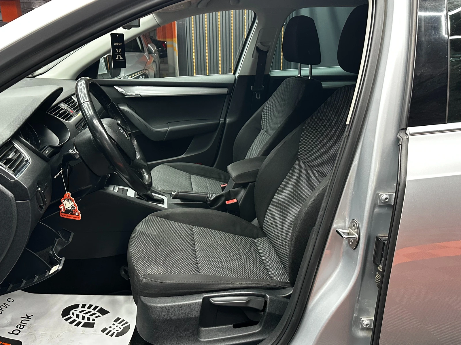 Skoda Octavia 1.8i 180 к.с./ГАРАНЦИЯ/БАРТЕР/ЛИЗИНГ/КОМЕНТАР, снимка 8 - Автомобили и джипове - 51357367