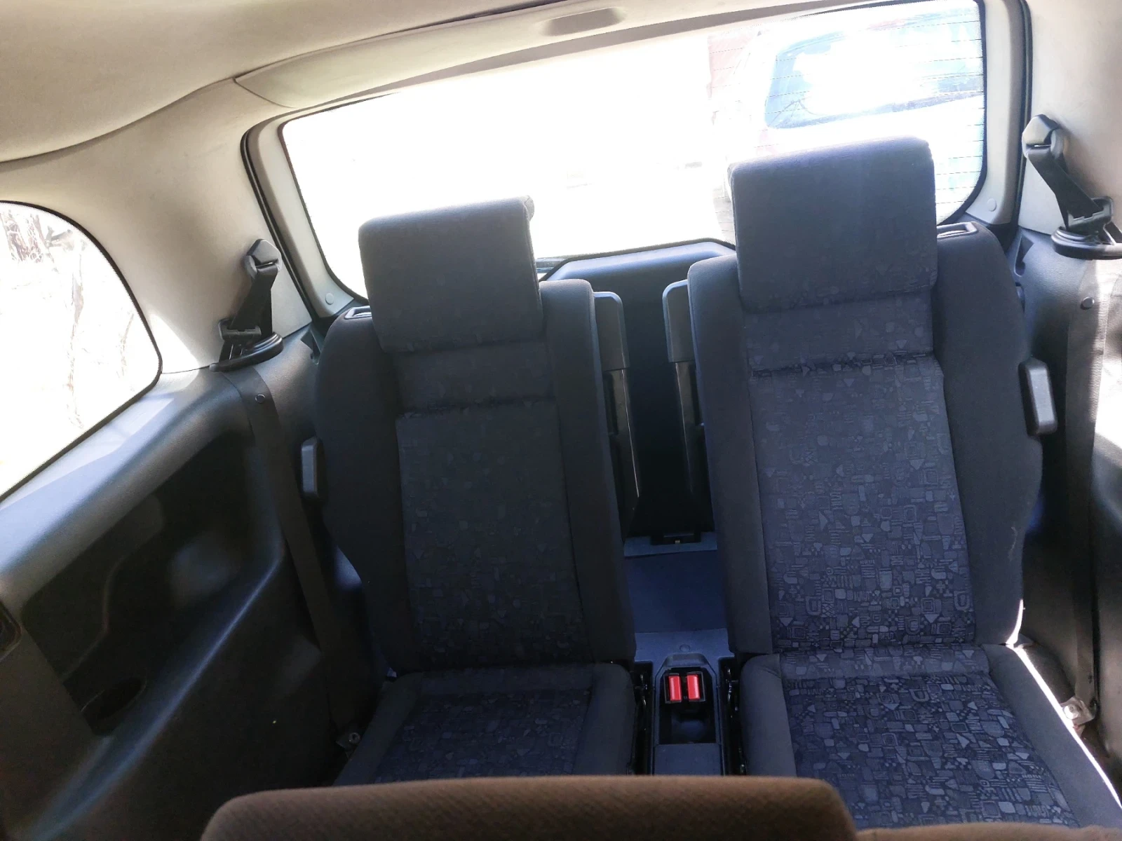 Opel Zafira 2.0 dti, снимка 14 - Автомобили и джипове - 52683217