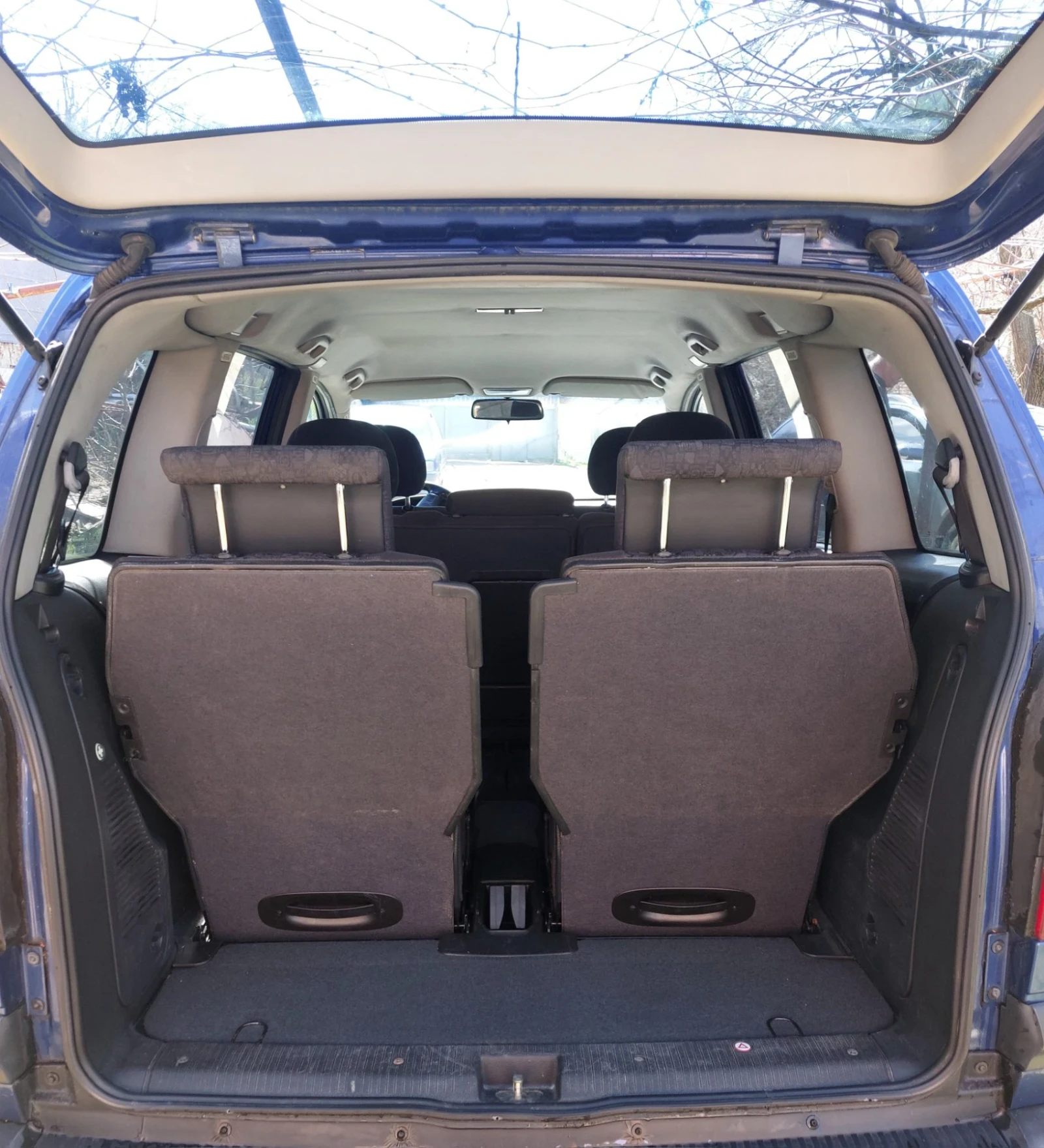 Opel Zafira 2.0 dti, снимка 16 - Автомобили и джипове - 52683217