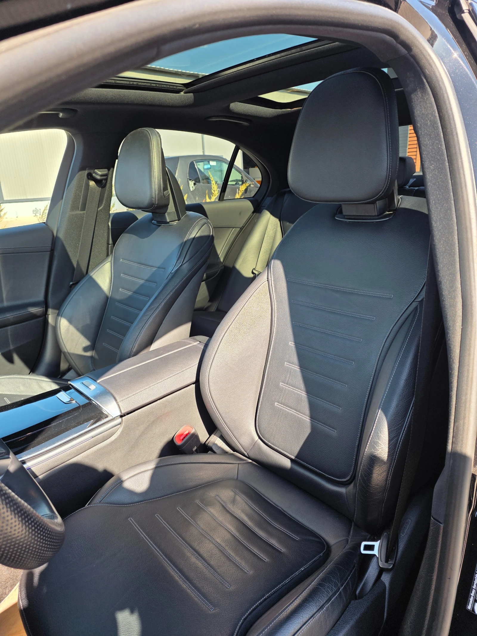 Mercedes-Benz C 300 * AMG* burmester* , снимка 14 - Автомобили и джипове - 53646314