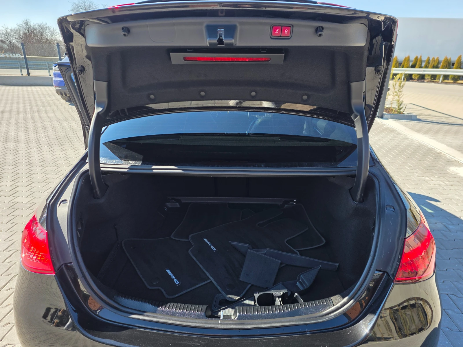 Mercedes-Benz C 300 * AMG* burmester* , снимка 15 - Автомобили и джипове - 53646314