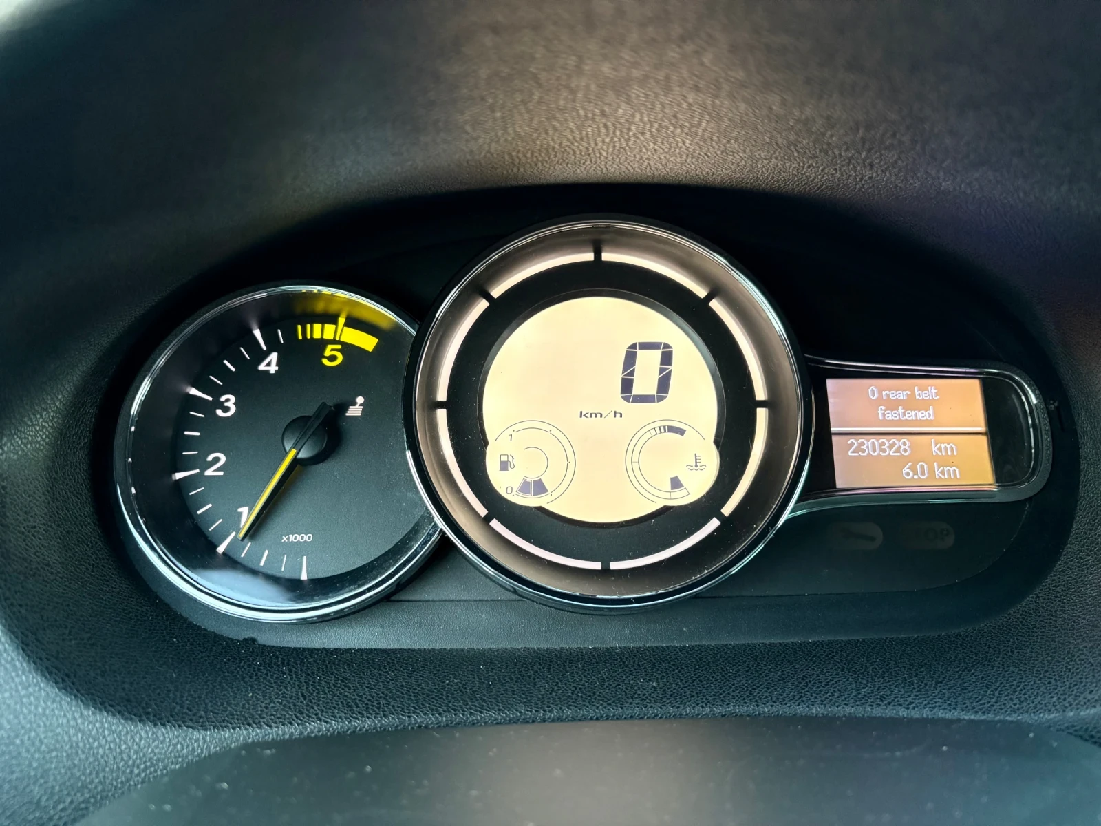 Renault Megane  1.5 dCi 110кс ЕКСТРИ BOSE Холандия, снимка 15 - Автомобили и джипове - 54296446