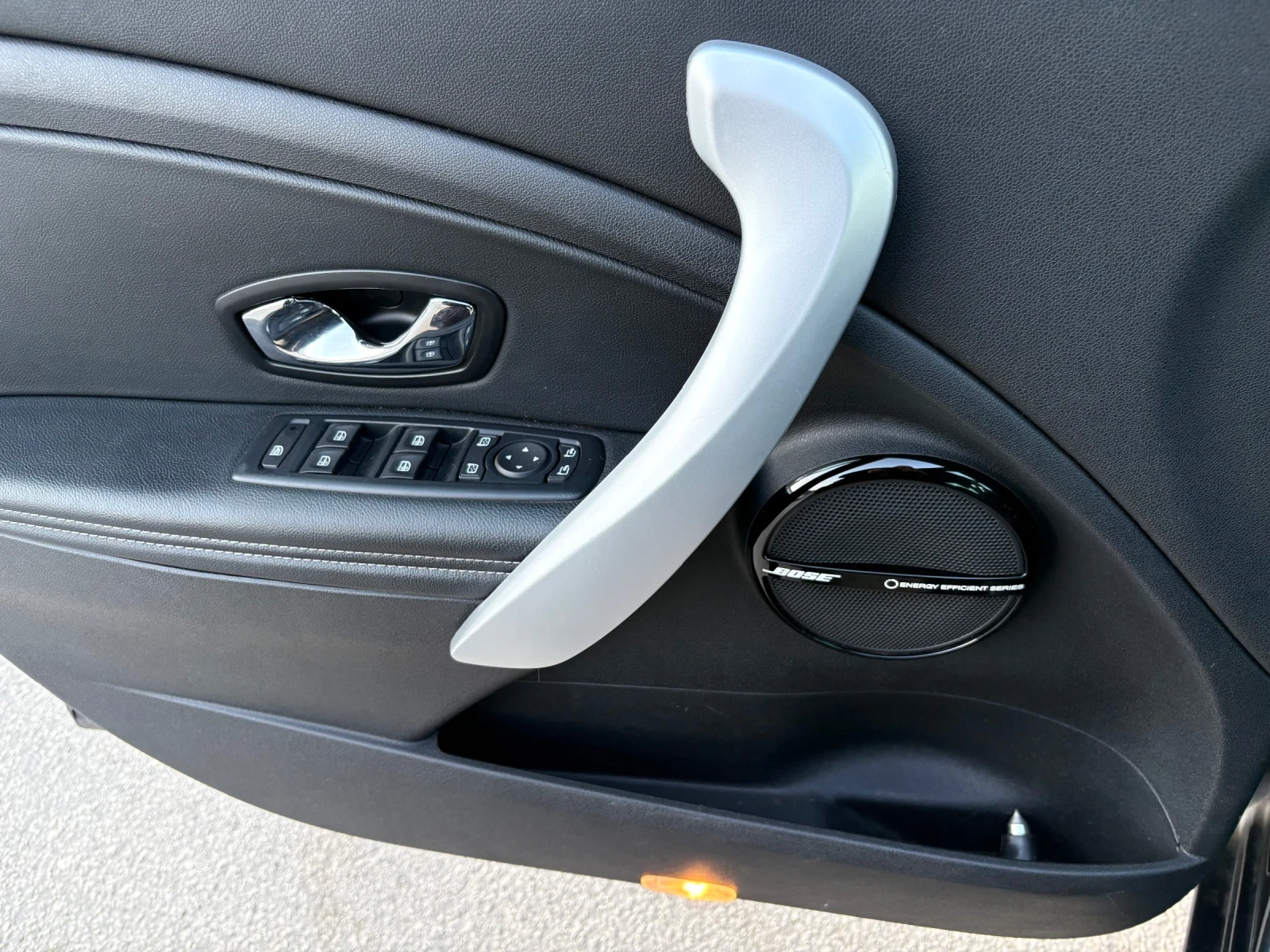 Renault Megane  1.5 dCi 110кс ЕКСТРИ BOSE Холандия, снимка 14 - Автомобили и джипове - 54296446